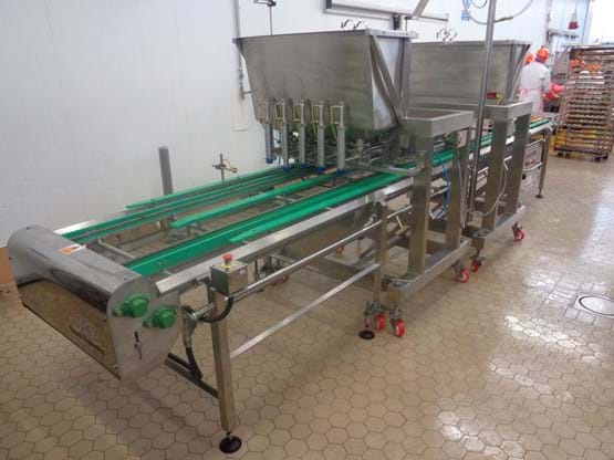 Indexing conveyor with 2 x 5 lane Mini-Fill over